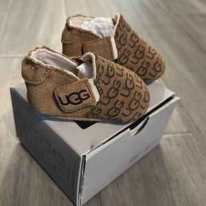 New baby UGG booties size 0/1